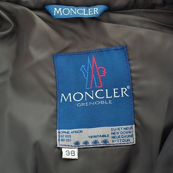 Moncler Women’s Glenoble Short Down Puffer Jacket in Army Green Size M (38) - Picture 3 of 9